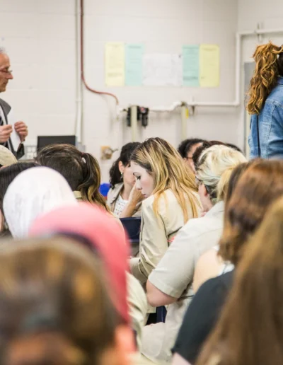 personne salle assis